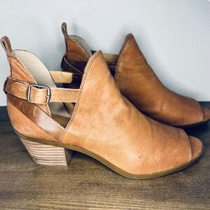 Lucky Brand Leather Peep Toe Ankle Boots Booties Tan Buckle Side Zip Women Sz 8